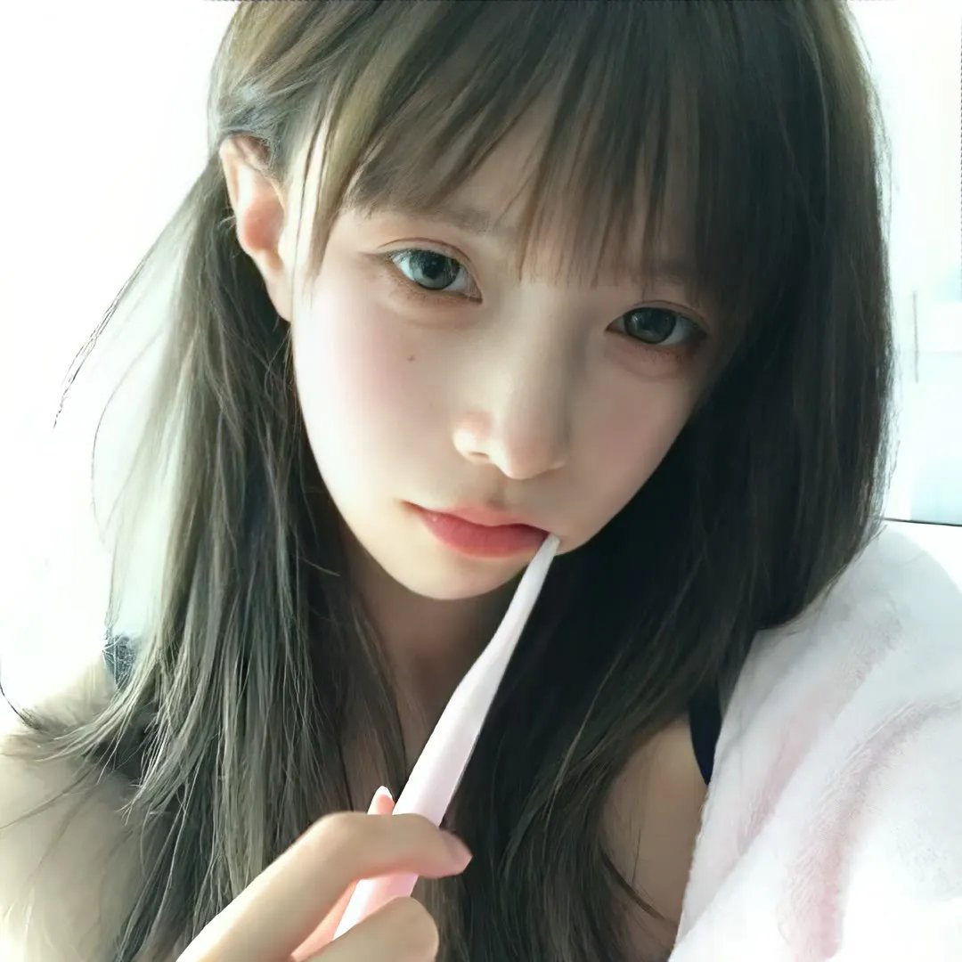 单车上的少女